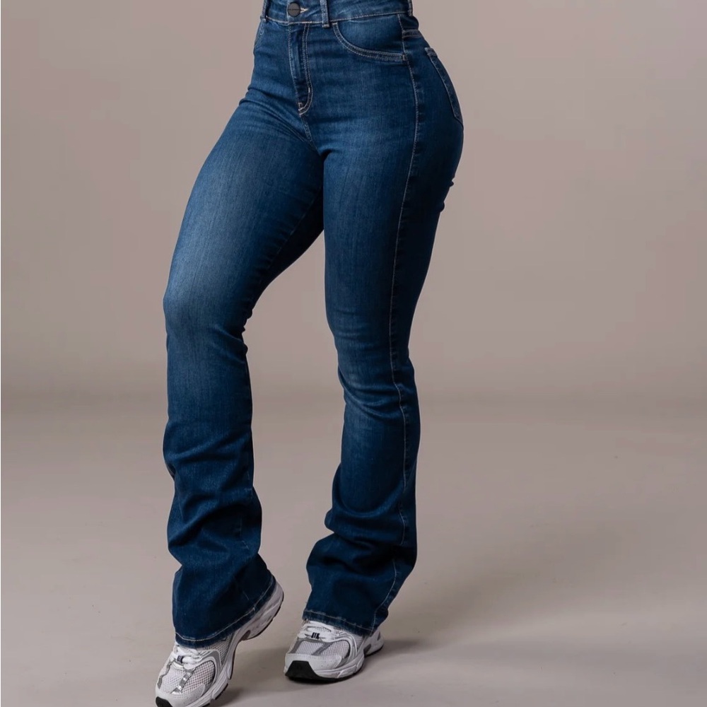 FITJEANS Women's Straight Leg Jeans - Dark Blue